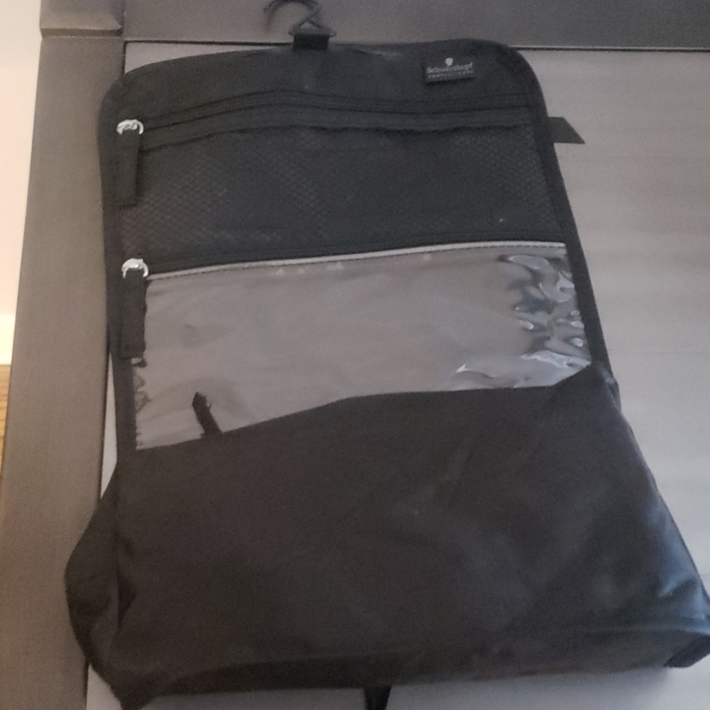 Travel beauty case